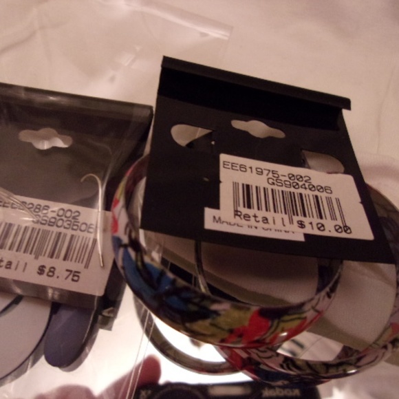 LG NY&CO TOP, 2 NWT EARRINGS. K6 - Picture 6 of 8